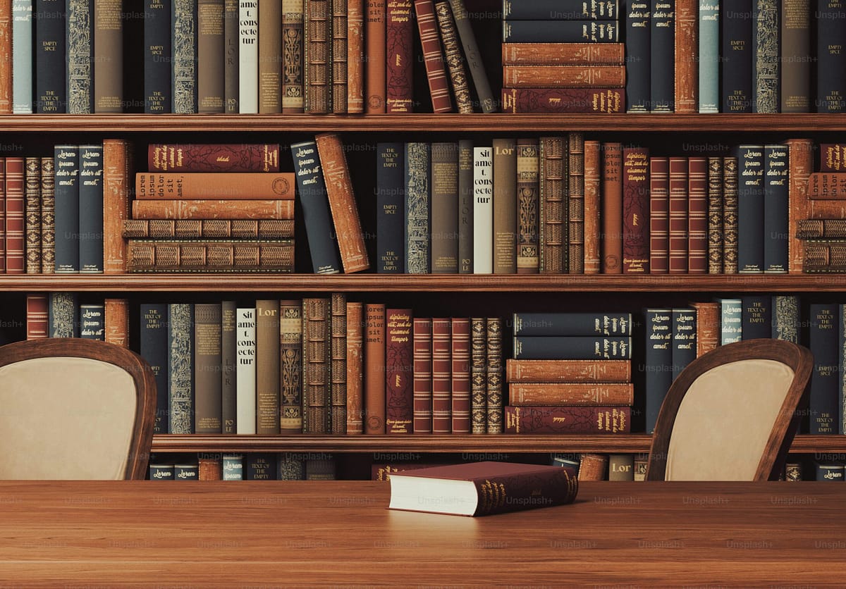 Estantería con libros de Servicios legales